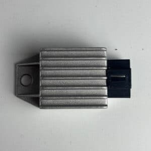 REGULADOR 4 PIN GRIS/NEGRO